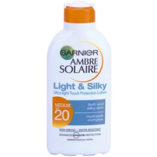 Garnier Ambre Solaire Light & Silky mléko na opalování SPF 20 (Protection Lotion Ultra-light Touch) 200 ml